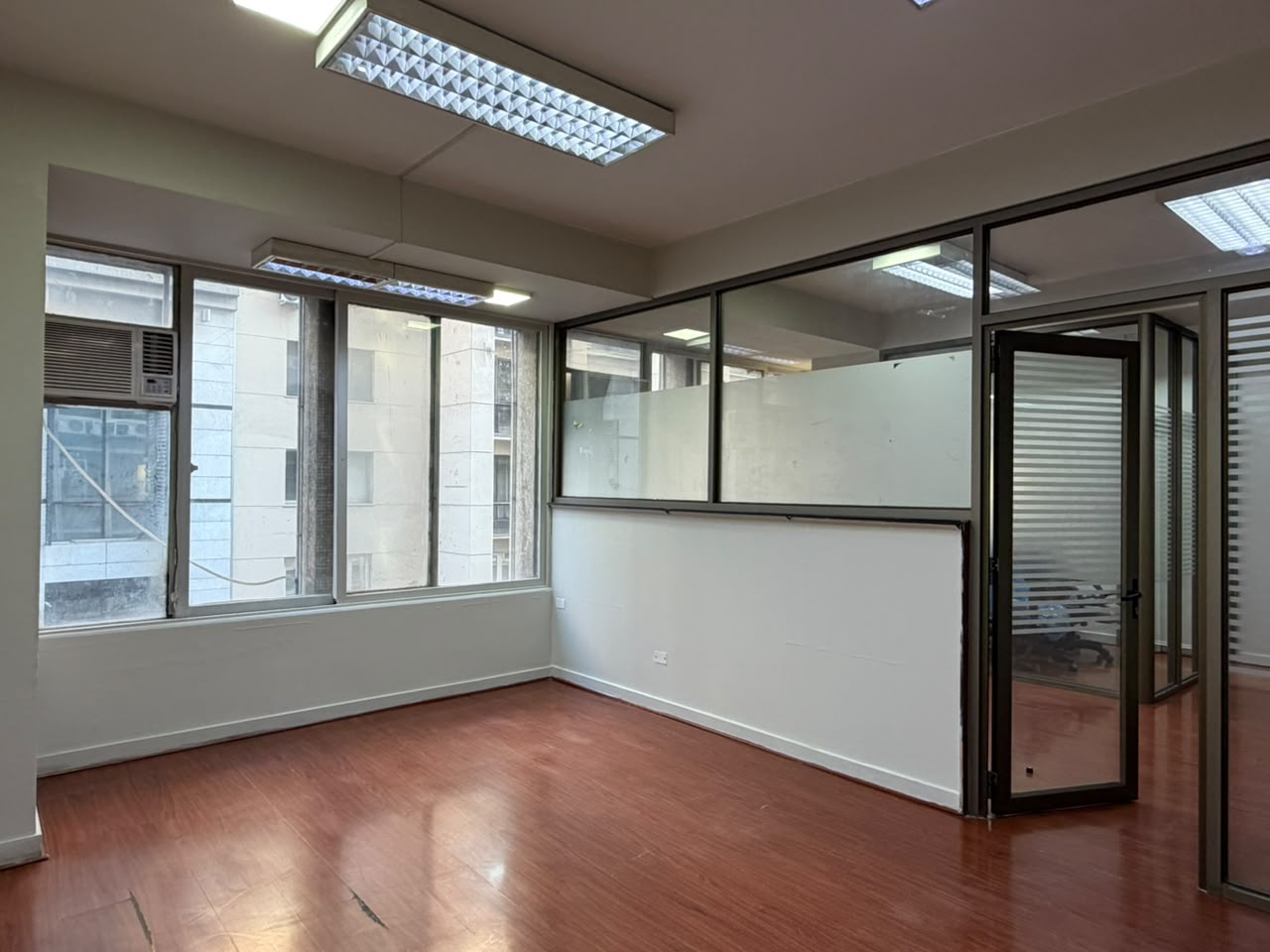 Oficina de 100 m² en Huérfanos 863, Santiago, foto 5 de 12