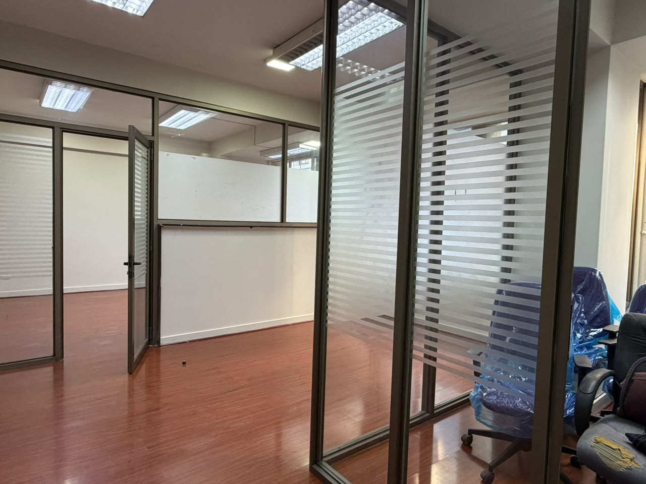 Oficina de 100 m² en Huérfanos 863, Santiago, foto 7 de 12