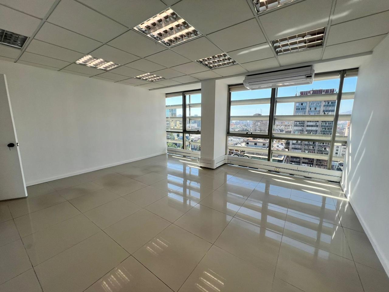 Oficina de 243 m² en Merced 838, Santiago, foto 13 de 16
