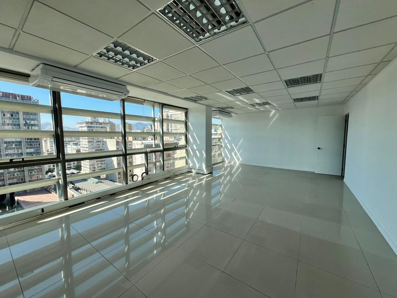Oficina de 243 m² en Merced 838, Santiago, foto 3 de 16