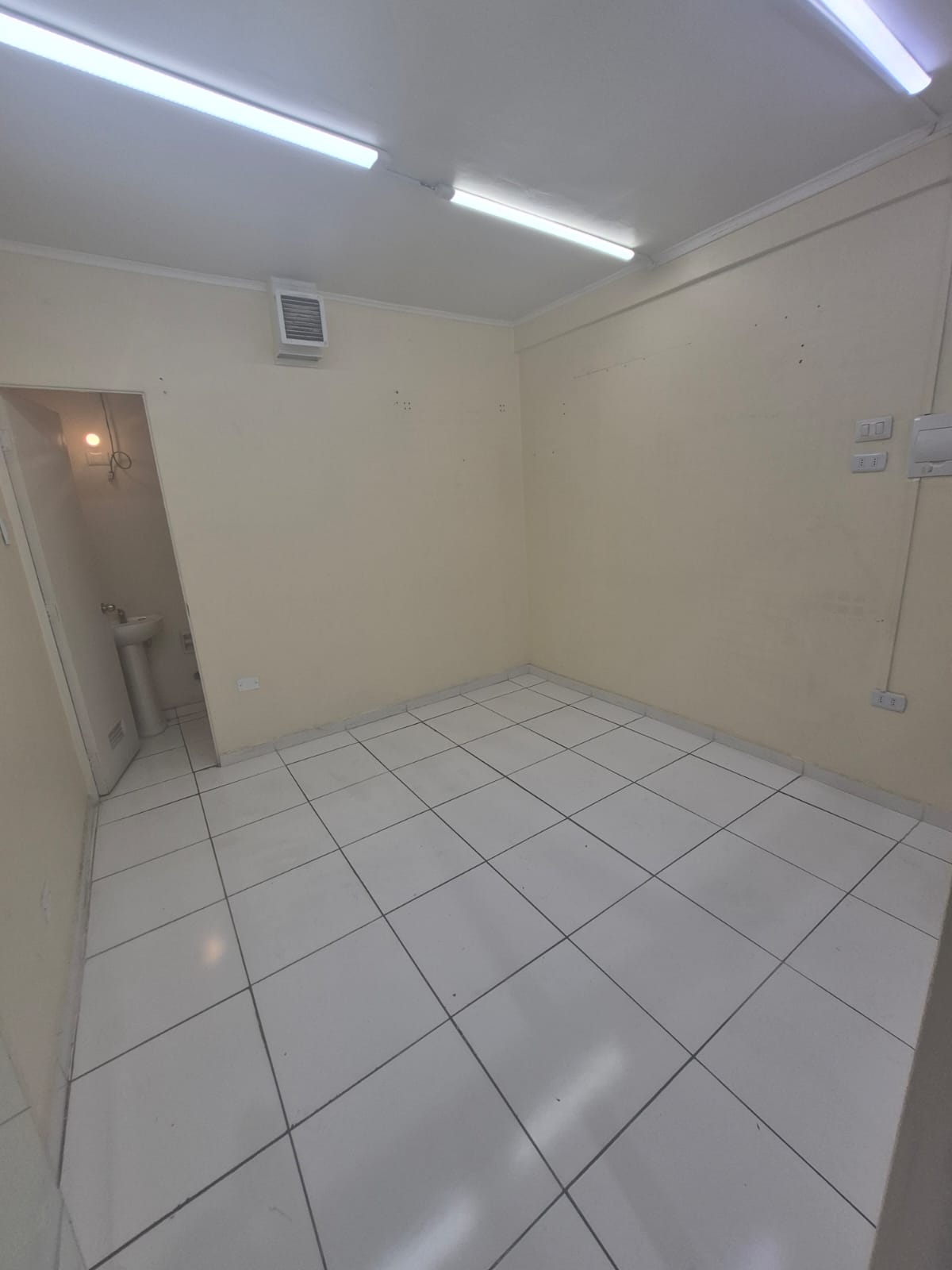Local comercial de 20 m² en San Antonio 118, Santiago, foto 10 de 11