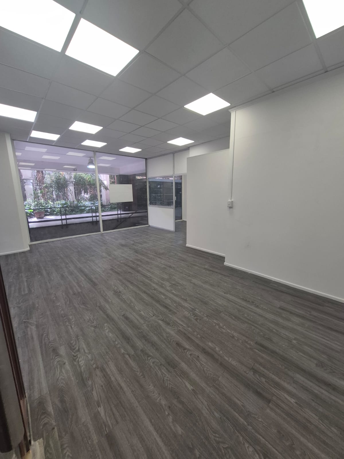 Local comercial de 61 m² en Huérfanos 669, Santiago, foto 6 de 12