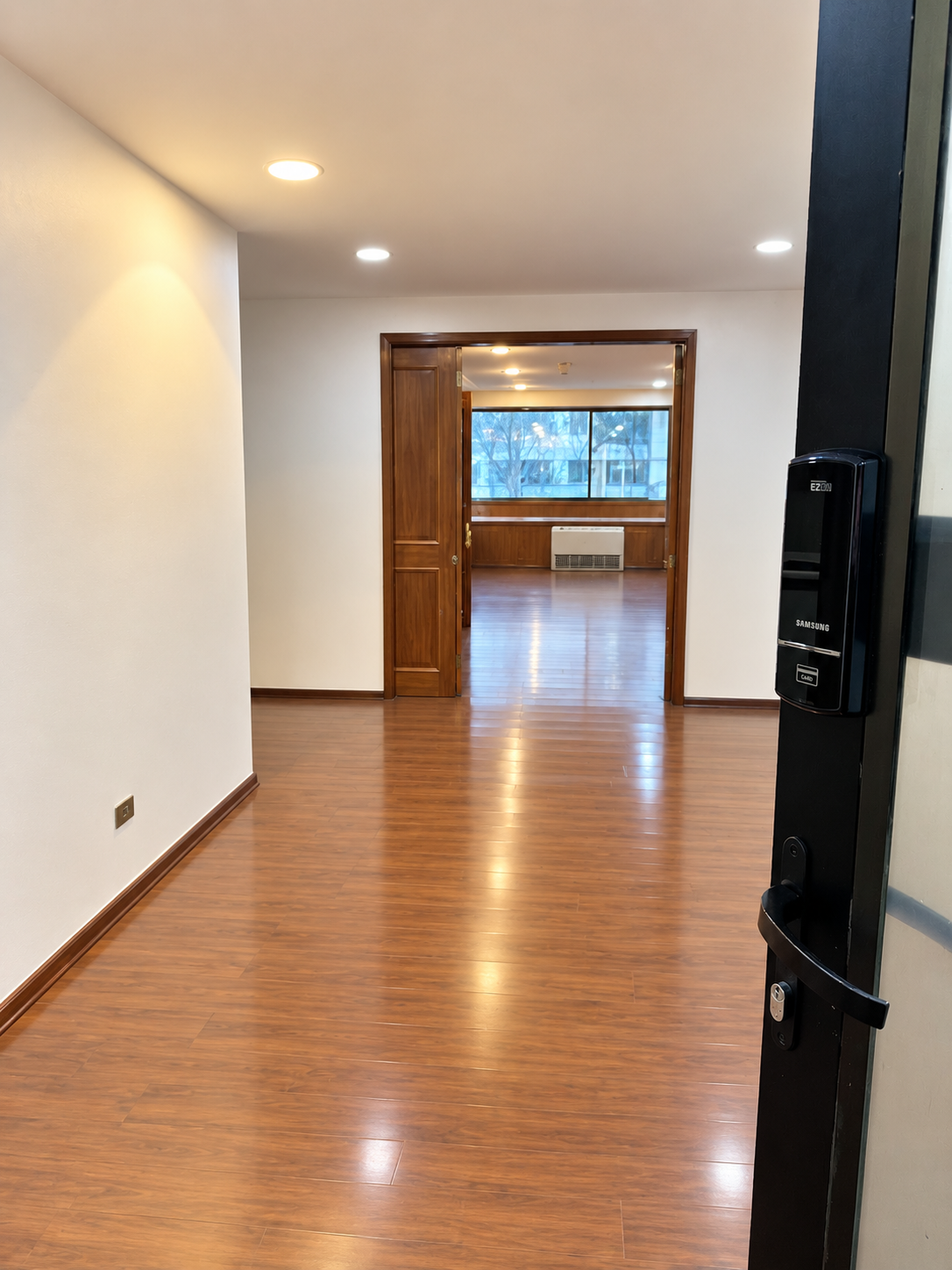 Oficina de 110 m² en Huérfanos 669, Santiago, foto 4 de 12