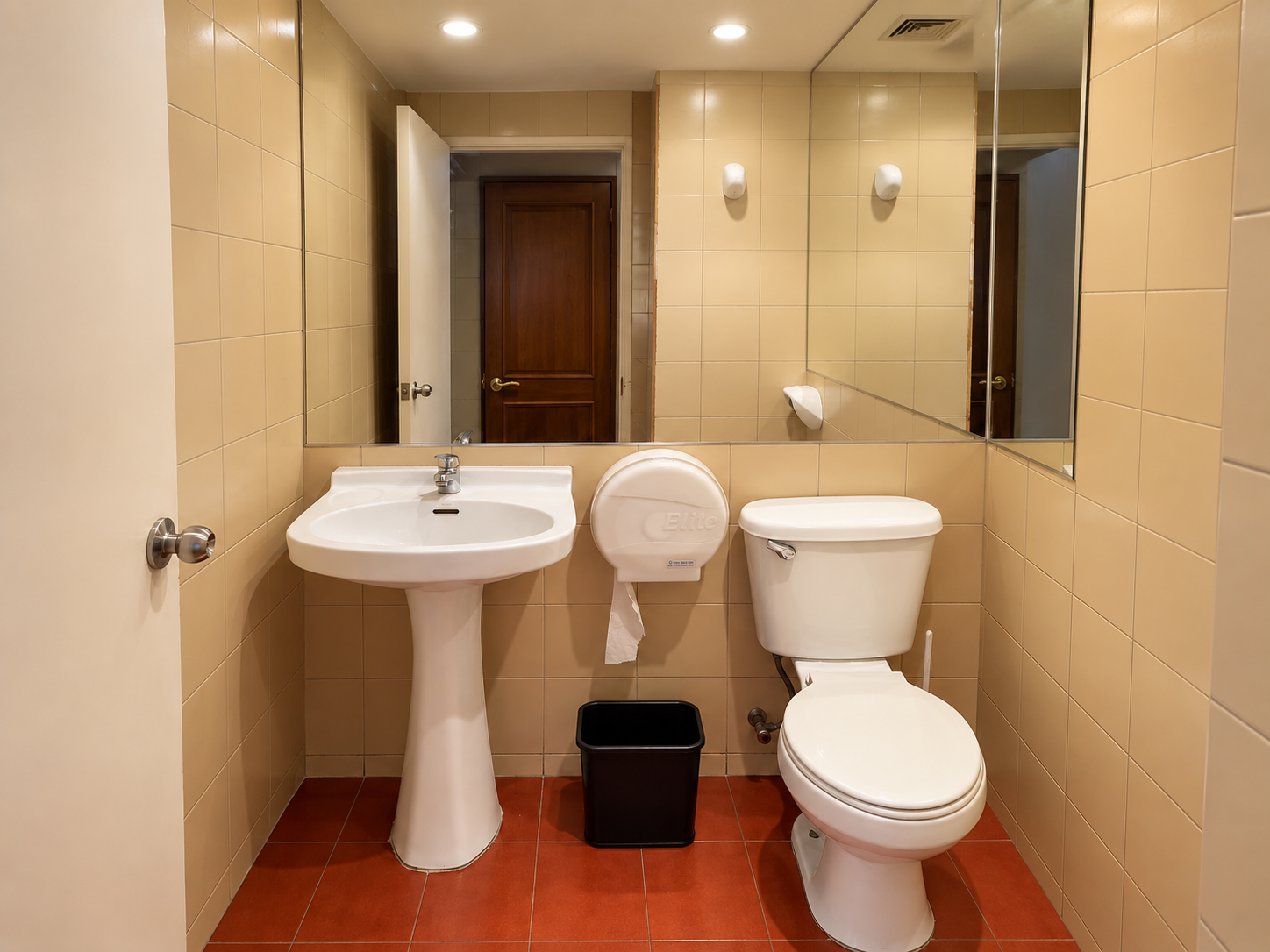Oficina de 110 m² en Huérfanos 669, Santiago, foto 9 de 12